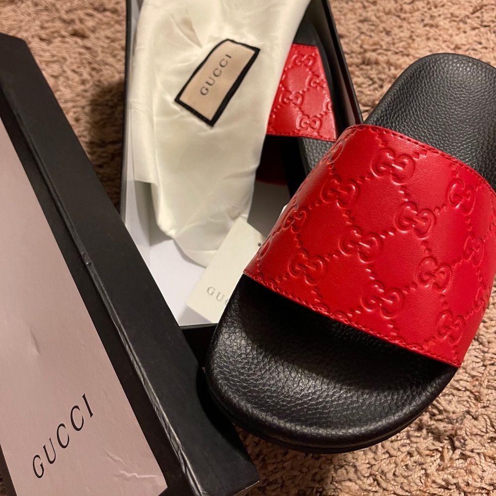 Gucci Hibiscus Slides